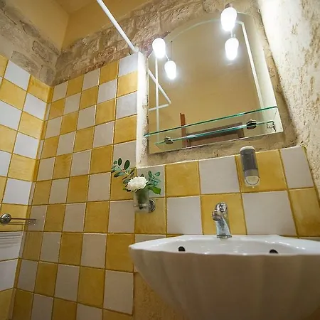 Dantes Maisonettes Apartment