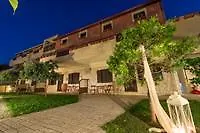 Apartment Dantes Maisonettes *